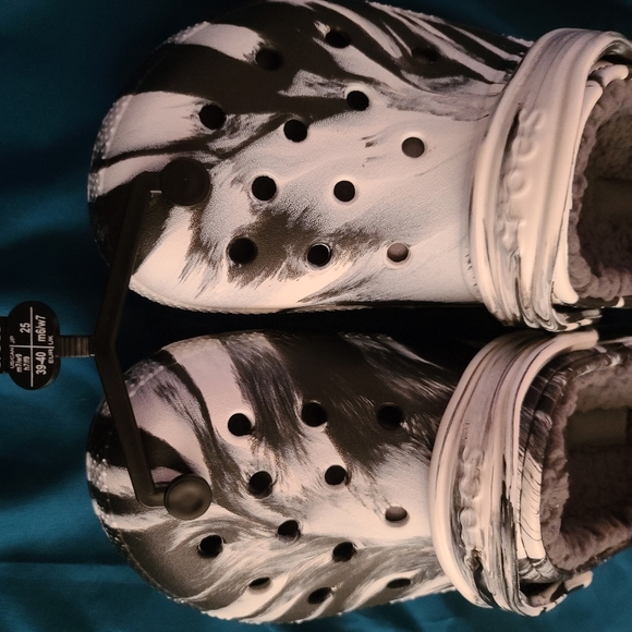 Crocs - Picture 12 of 14